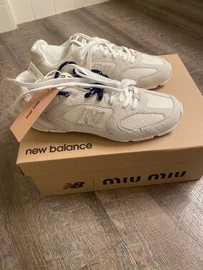 New Balance X Miu Miu women size 39 white Sneakers with Navy Lace Accents